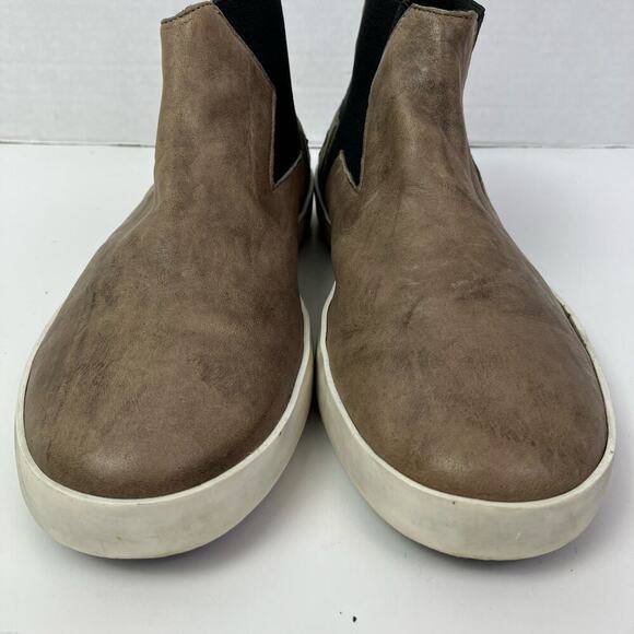 CLOUD Footwear Womens Viva Slip-on Mid Top Sneakers Tan Taupe w Black Star Gore - Picture 2 of 16